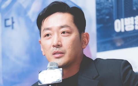 河正宇濫用藥物公審...出動豪華十人律師辯護團誓證幫清白？