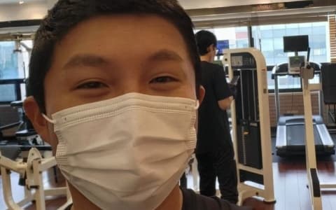 曹世鎬連休假期也跟劉在錫一起在健身室渡過？！網友：「不好意思，給大家看看劉大神吧！」XD