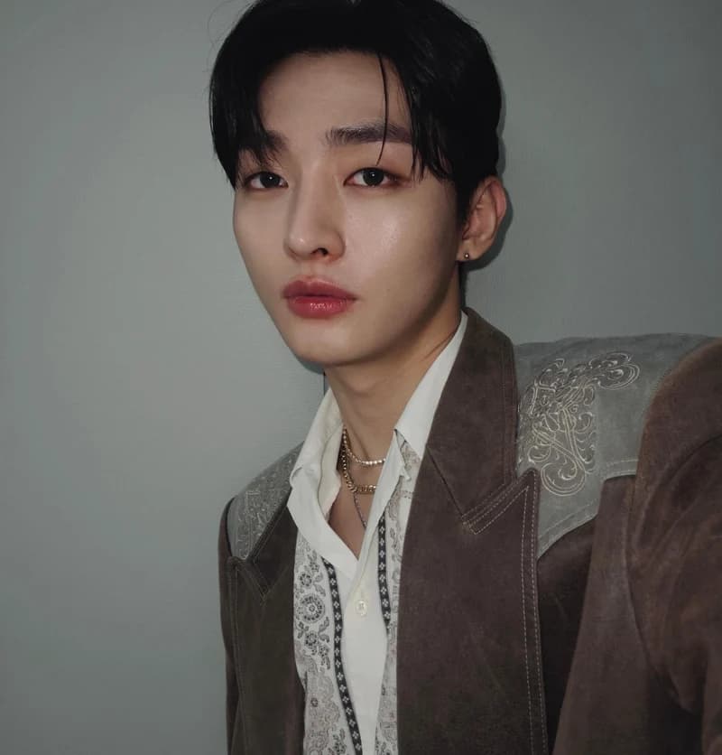 Image Source l윤지성 YOONJISUNG