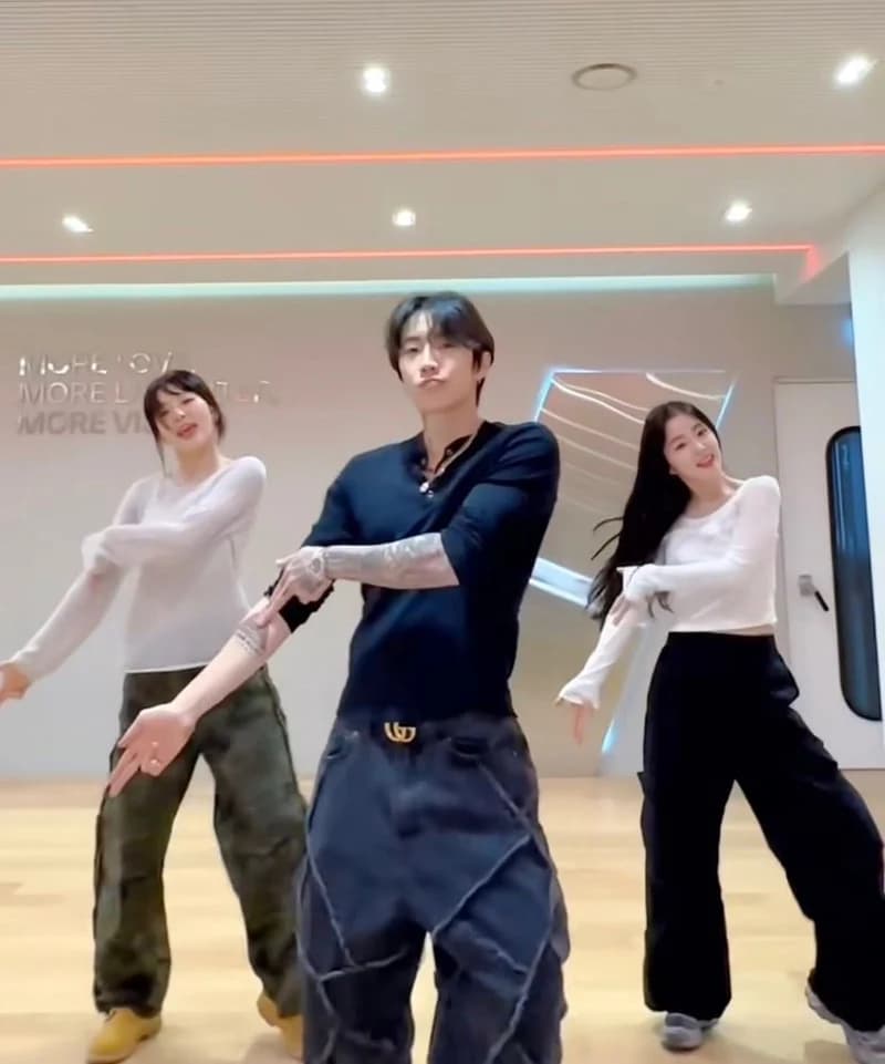 Image Source l redvelvet.smtown