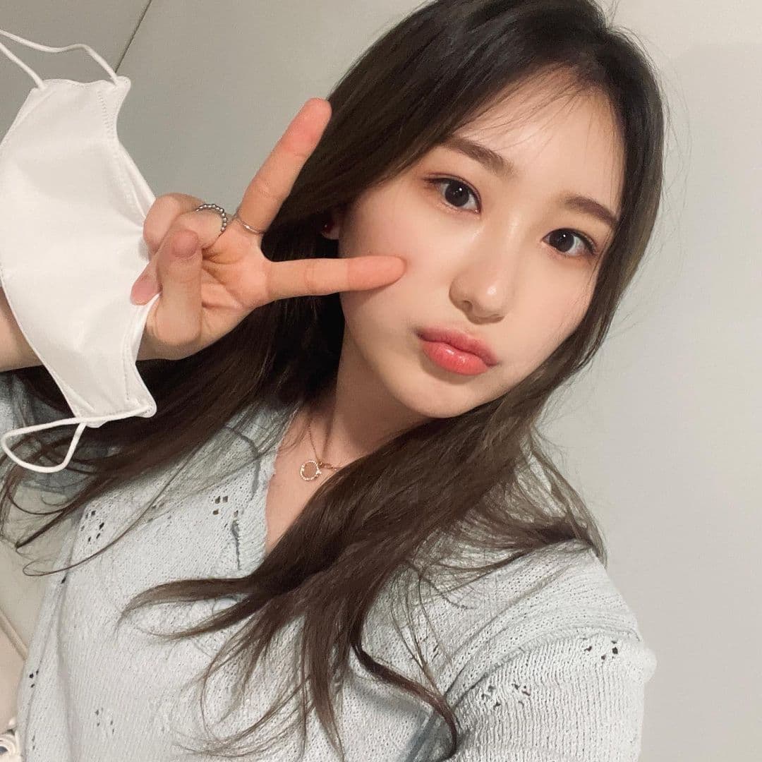 Image Source instagram | IZ*ONE