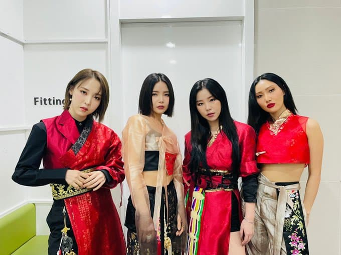 Image Source instagram |mamamoo_official