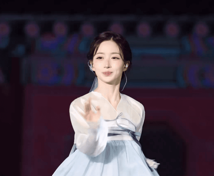 韓娛熱議-轉推數很高的NMIXX海嫄韓服造型