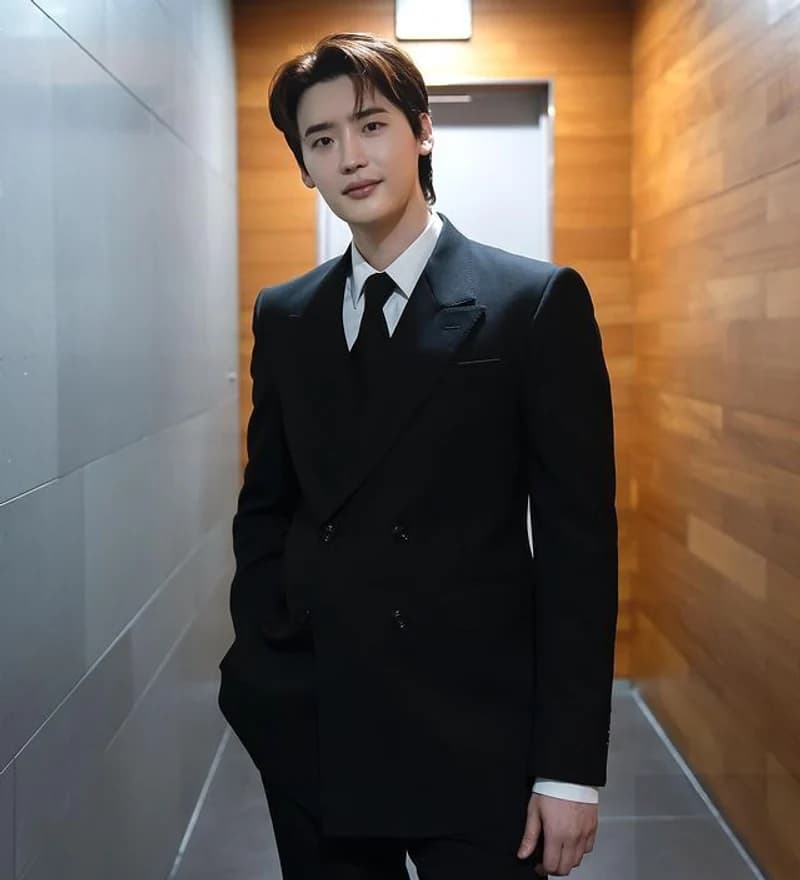 Image Source: Instagram|jongsuk0206