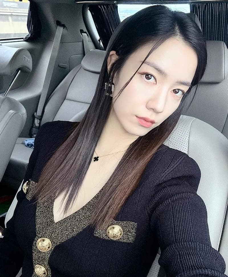 Image Source:instagram | hwayoung_ryu_93